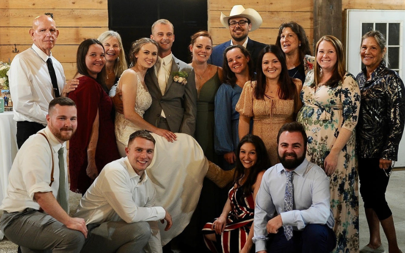 Hanson Grain Co. family posed as a group.